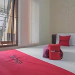 RedDoorz near Sepinggan Airport Balikpapan 2